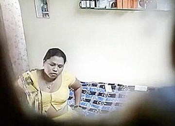 Indian Doctor And Indian Bhabhi Sex In Clinic