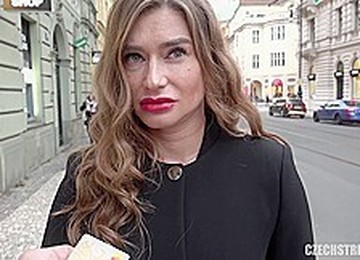 I Withdrew Cash From ATM For Her And Then Fucked Her