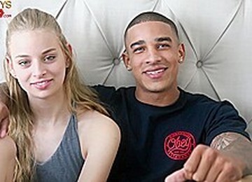 Tyson Perez Giving Sarah Sunday A Fun Time