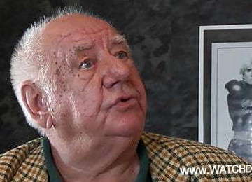 Teen Wird Vor Den Eltern Gebumst