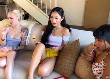 ModelTime - Alex Grey Jenna Foxx And Avery Black Hide A