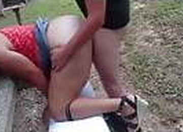 W Obecnosci Meza Na Parkingu