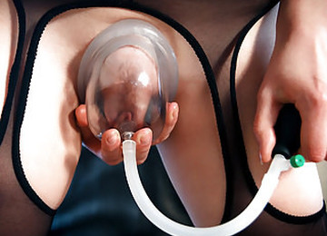 Pussy Pump - Serena Lewis