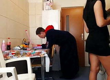 Adriana Ar Face Orice Pentru Bani .