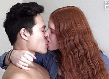 18yoTeen SCREAMS As She Gets Pounded Out By Blonde Stud