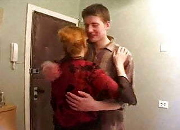 Boy Fucks Mature Mom