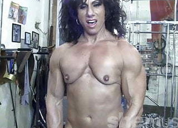 Naked Female Bodybuilder Kiss My Naked Muscles