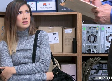 Guilty 19 Yo Chick Aubree Ice Is Fucked Missionary Hard By Turned On Cop