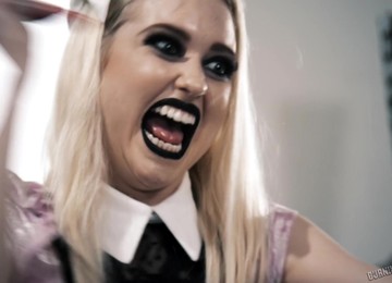 Tattooed Guy Gets To Fuck Chloe Cherry While She Moans Loudly