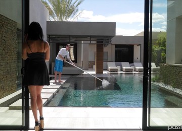 Lovely Peta Jensen Gets Fucked While Her Big Tits Bounce Up And Down