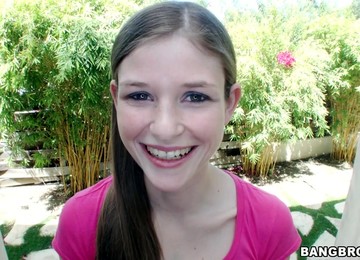 Cute Amateur Teen Lara Brookes Handjobs And Titjobs Outdoors In POV