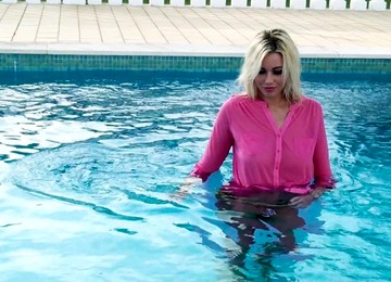 Anna Victoria Moans Sweetly While Fingering Her Pussy On The Poolside