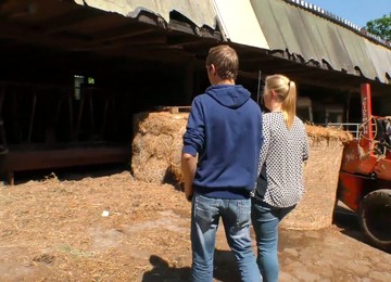 Chubby Village Chick Frosya Fucks One Skinny Dude In The Hay