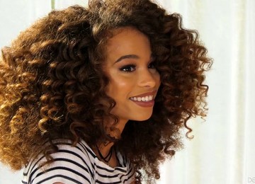 Curly Ebony Babe Cecelia Lion Is Fucked By Well Endowed White Stud