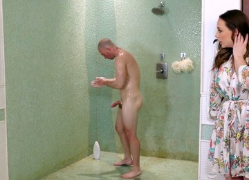 Juggy Masseuse With Jaw Dropping Ass Chanel Preston Gives A Nuru Massage