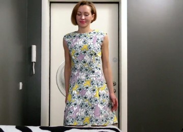 Sex-starved Housewife Alice Wonder Is Finger Fucking Her Wet Pussy