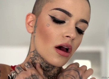 Tattooed Skinhead Leigh Raven Gets Her Throat And Pussy Rammed