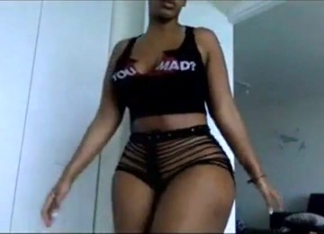 Do Not Be A Dull One And Enjoy Big Bubble Ass Of This Amateur Cam Babe