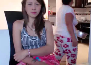 Lewd Cam Slut Is Showing Off Her Private Parts With Her Neighbor In The Room