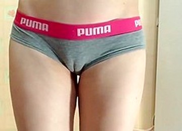 Super Sexy Cameltoe Pussy In Tight Panties