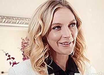 Stunning Blonde Woman, Mona Wales Cheated On Her Husband With One Of Her Sons Friends