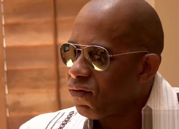 Monster Black Shaft For An Irresistible Brunette