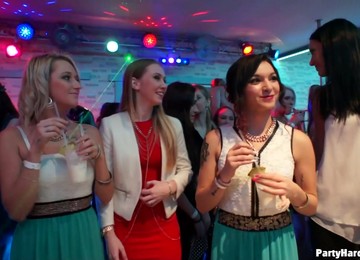 Incredibly Voracious Blowjobs Are Given By Some Dancing Queens In Club