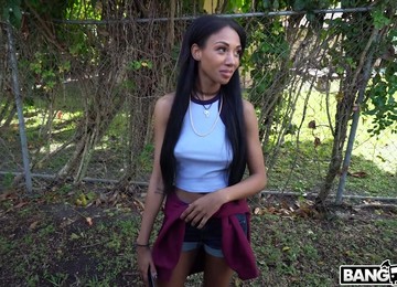 Perverted Sexy Busty Nympho Alexis Avery Doesn't Mind Being Used In Van