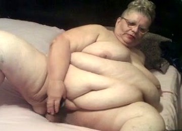 I Like To Drill My Pussy With My Dildo In Front Of My Webcam