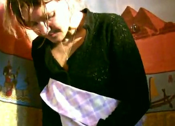 Short Haired Ugly Hoe Has Nothing Against Pissing In The Bath Tub