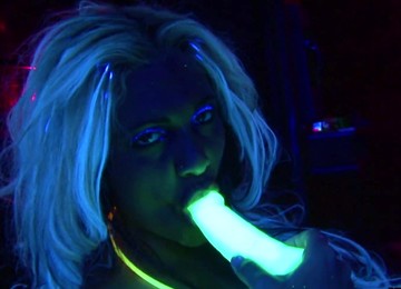 Two Babes In Stockings Are Fucking With Toys