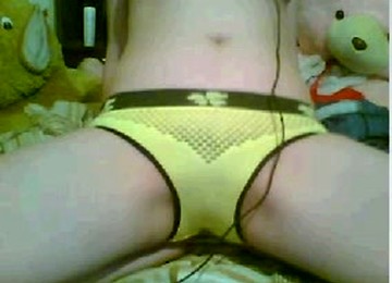 This Teen Likes A Finger In Her Pussy And She Likes To Show Off Her Boobs