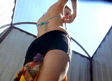 Hidden Cam Shows Us Stunning Ass Of Amateur Babe