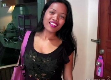 Dark-haired Cutie Favours Her Man With A Nice Titjob