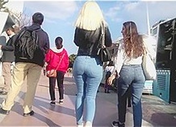 Blue Jeans Asses Mix