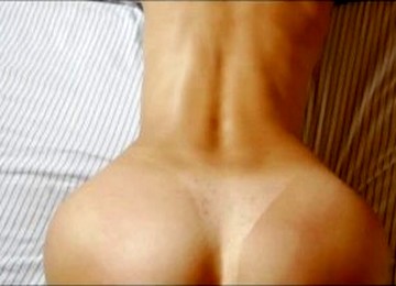 Scopro La Mia Sorellastra Guardare Porno Mentre Si Masturba La Scopo Venuta In Bocca - Onlybodylady