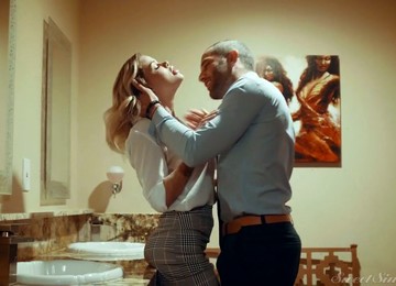 Blond Hottie Jessa Rhodes Is Having Crazy Quickie With Her BF In The Bathroom