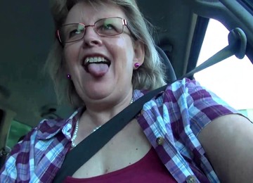 Natural Boobs In The Car. - TacAmateurs