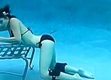 Underwater Masturbation With Crazy Orgasm