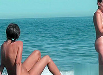 Nudist Beach With Horny Naked Women Great Looking Naked Babe