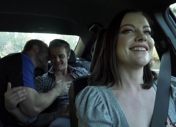 Wild Slut With Big Ass Sovereign Syre Loves Hardcore Bisexual MMF Threesome