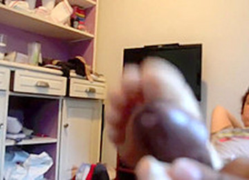 Erotikpies Shelly's Size 10 Footjob In The Summer