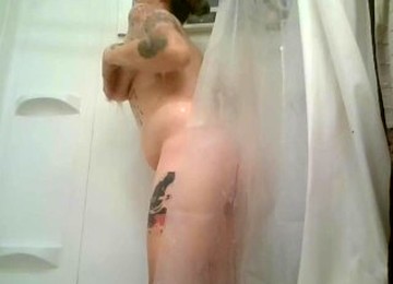 Voyeur Spying Girl Bubbly Showering Shaving Sing,dancing Finger Fucking Pussy 2 Cum Unaware Spy Cam