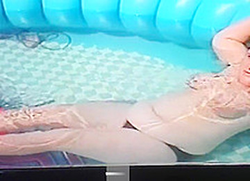 Saggy Boobs Showing Neighbors