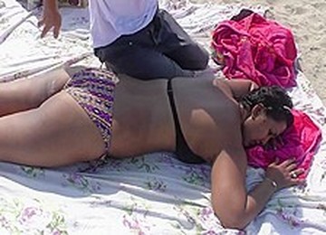 NRI Women Nipple Slip While Get Massage