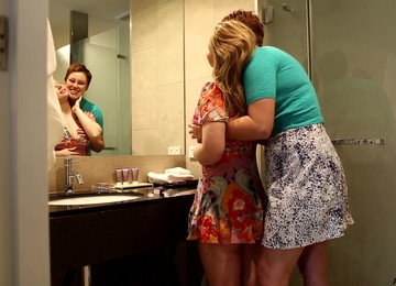 Tall Milf Fucks Pretty Hot Blondie With Fake Boobs Madison Missina