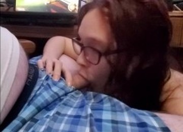 Barely Legal Teen Sucks Off Guy While He Plays Rocket League And Gets Throatpie