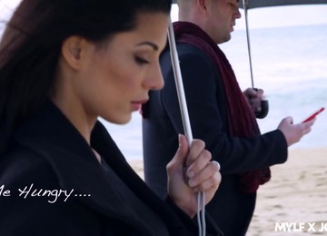 Emotional MILF With Sexy Booty Alexa Tomas Loves Sensual Doggy