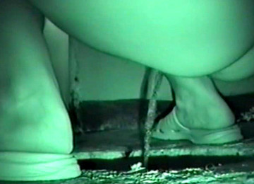 Sexy Babe With Long Legs And Cute Ass Is Pissing