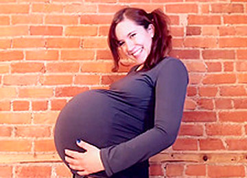 Pregnant Yong And Sexy (sexy Mommy)